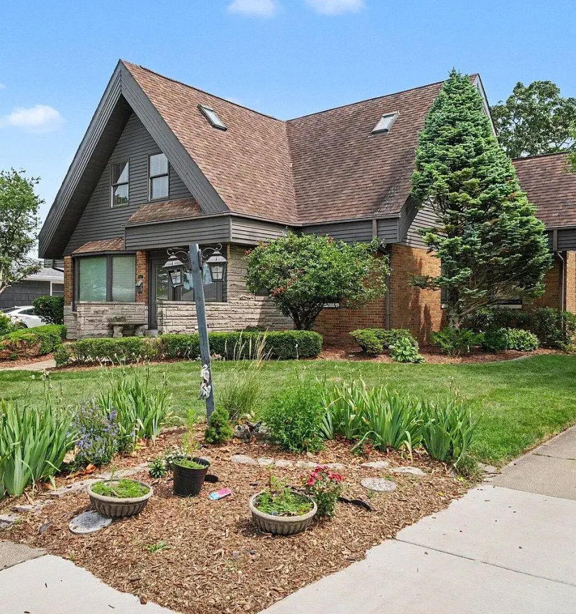 Homes in Highland, Indiana